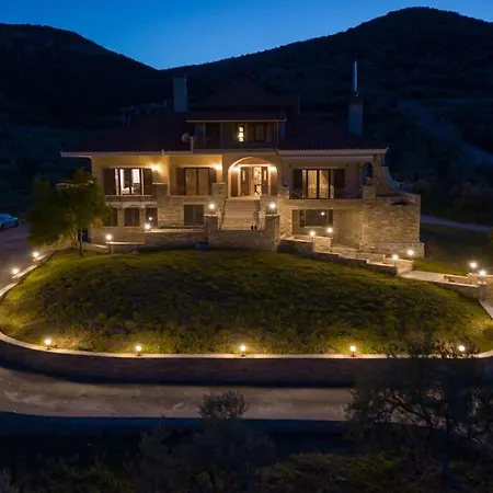 Paul's American Mansion- Suburb Villa Golos