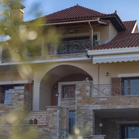 Paul's American Mansion- Suburb Volos