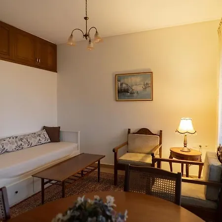 Villa Paul's American Mansion- Suburb Volos