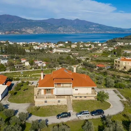 Villa Paul's American Mansion- Suburb Volos